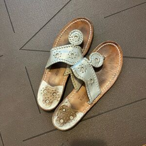 Jack Rogers Jack Flat Sandal in Platinum. Size 7